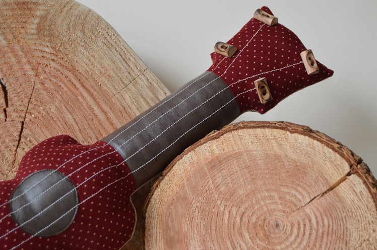 Ukulele Cushion - Midgins' Blog