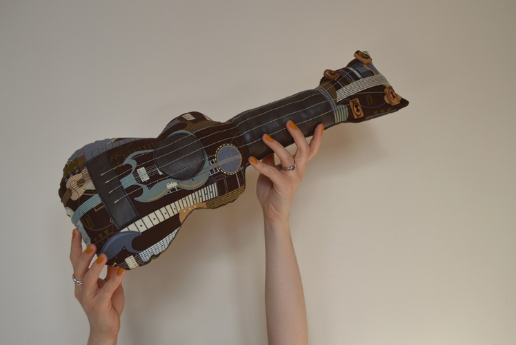 Retro Print Ukulele Cushion - Midgins' Blog