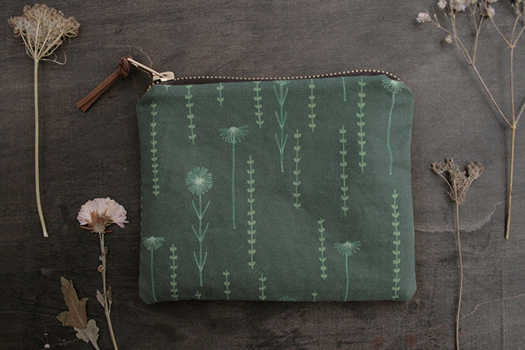 Flower Zipper Pouch | The Blue Rabbit House
