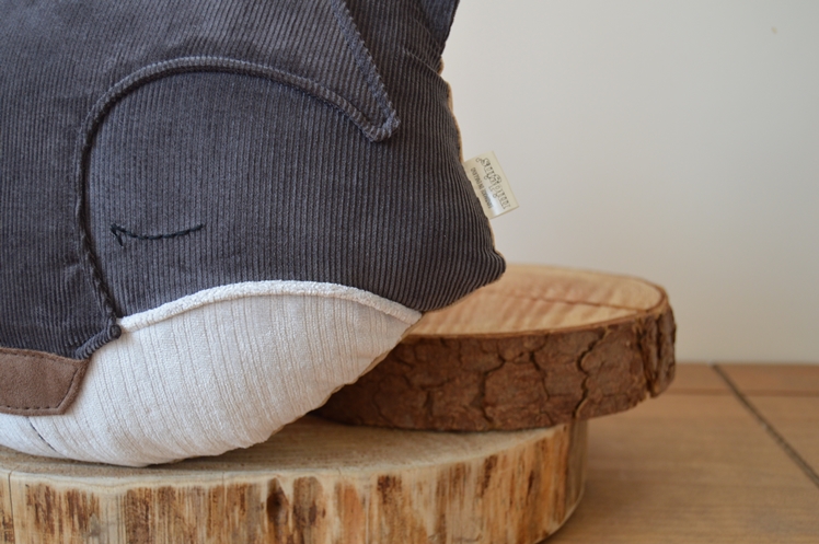Grey Fox Cushion - Midgins' Blog