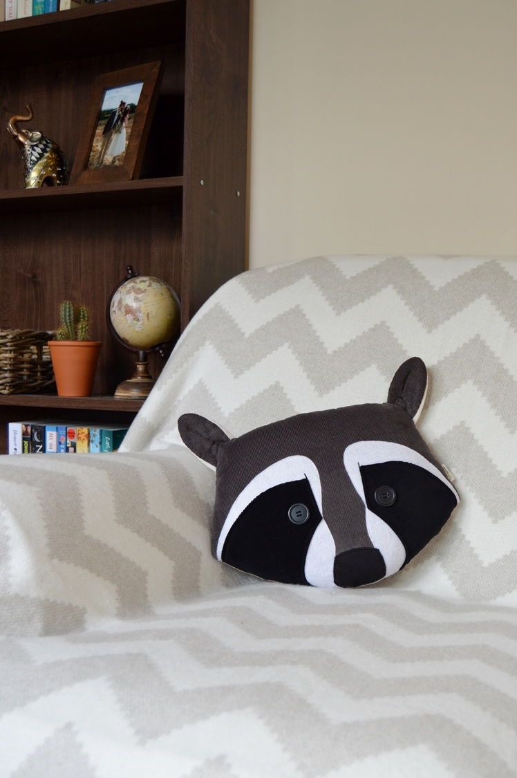 Raccoon Pillow | Midgins'